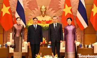 Truyền thông Thái Lan đưa tin đậm nét chuyến thăm của Nhà vua và Hoàng hậu đến Việt Nam