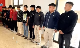 13 đối tượng mang hung khí, rượt đuổi đánh nhau trên đường phố