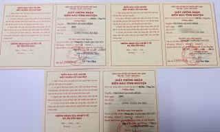 Tờ giấy thứ tư tôi không nhận