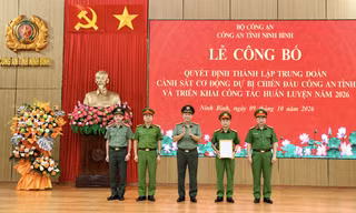 Ninh Bình thành lập Trung đoàn CSCĐ dự bị chiến đấu với gần 800 cán bộ, chiến sĩ