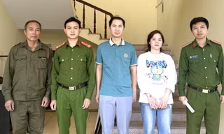 Tài khoản ngân hàng bất ngờ nhận gần 1 tỷ, người đàn ông lập tức báo công an