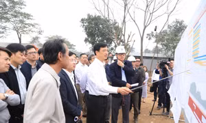 Bí thư Hà Nội: Không để tình trạng công trình 'gắn mác khẩn cấp nhưng triển khai kéo dài'