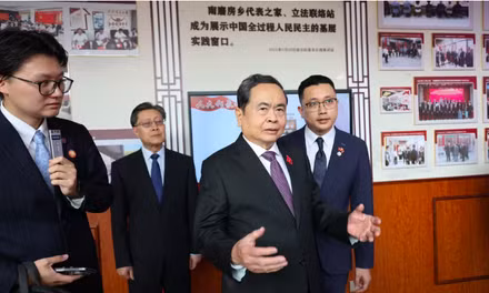 Chủ tịch Quốc hội Trần Thanh Mẫn thăm mô hình tiếp nhận ý kiến người dân của Bắc Kinh