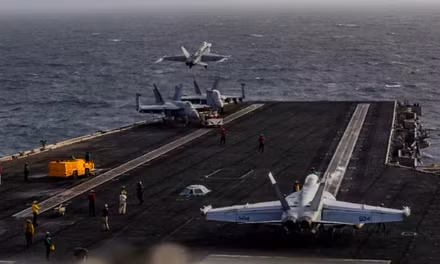 Tổng thống Mỹ Trump nói nhiệm vụ của tàu sân bay USS Abraham Lincoln ‘chưa đủ lâu’