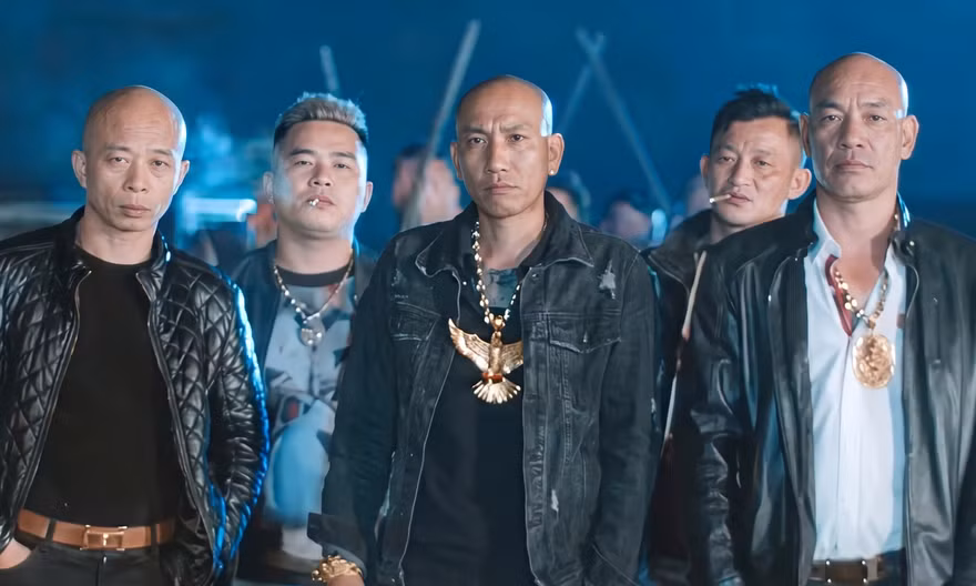 'Tàn dư' từ Phú Lê, Huấn Hoa Hồng