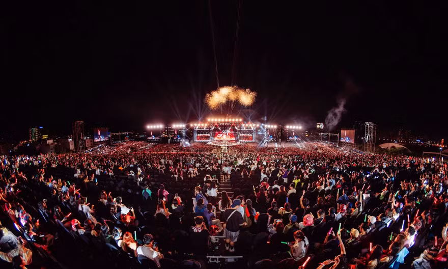 Bóc tách lợi nhuận từ siêu concert cả vạn người