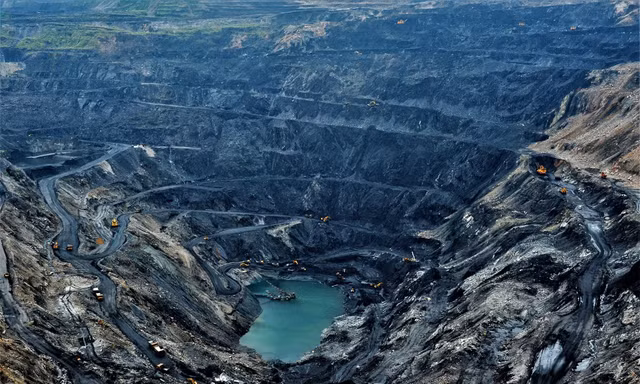 Du lịch Quảng Ninh hơn một thập kỷ tìm 'lối vào' mỏ than