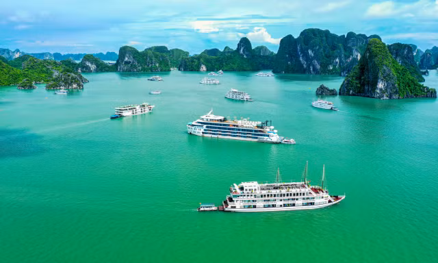 Quảng Ninh quyết tâm xóa 'điểm mù' sóng điện thoại trên vịnh Hạ Long