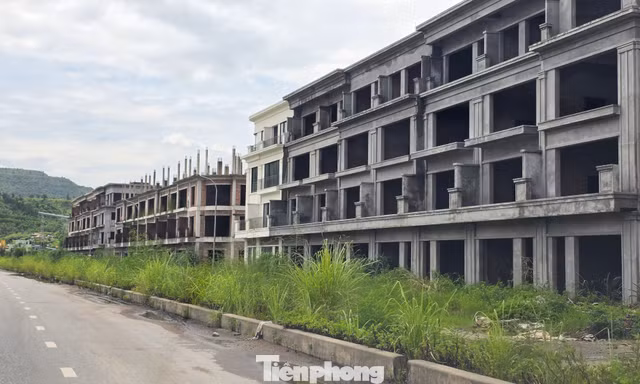 Hơn 1.000 nhà đầu tư chờ sổ đỏ tại dự án FLC ở Quảng Ninh