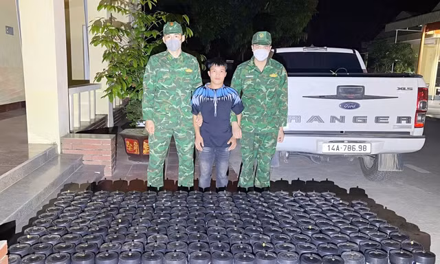 Thuê cửu vạn luồn rừng đưa khí cười qua biên giới