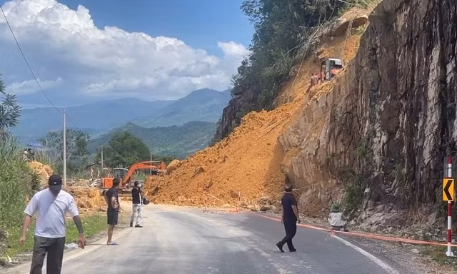 Lý do đèo nối Nha Trang - Đà Lạt tạm dừng xe từng đợt