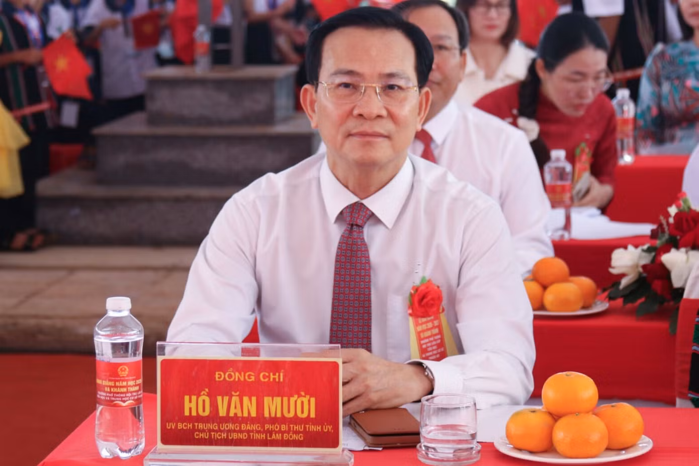 Ông Hồ Văn Mười - Chủ tịch UBND tỉnh Lâm Đồng dự lễ khai giảng và khánh thành Trường Phổ thông nội trú liên cấp Tiểu học - THCS Thuận An.