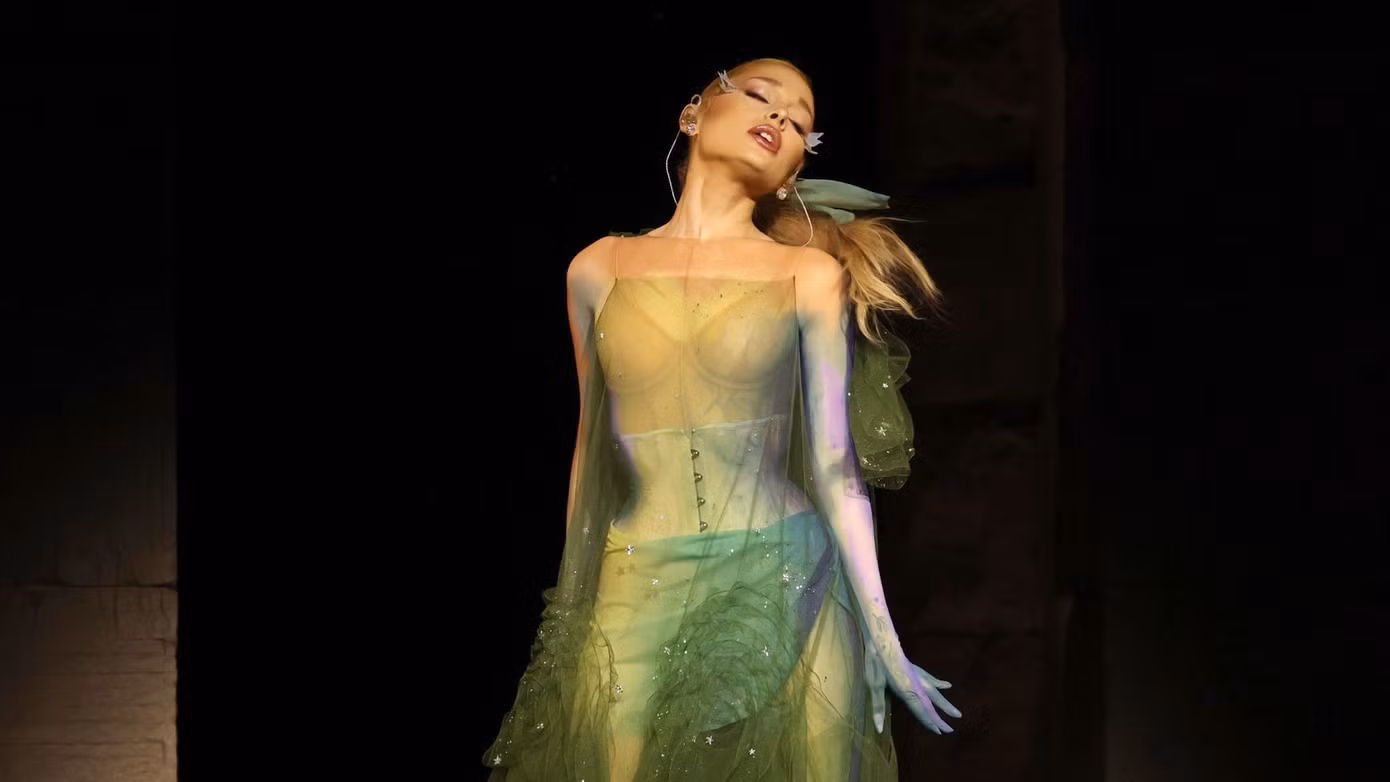ariana-grande-met-gala.jpg