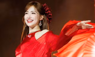 Đứng trước cột mốc 12 năm sự nghiệp, Hòa Minzy quyết 'chơi tất tay' với fancon thu hút hàng nghìn khán giả