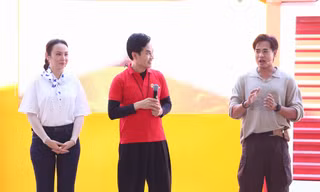 Á hậu Thủy Tiên, Khải Đăng lấm lem toàn thân để giành tiền thưởng cho trẻ em khó khăn 