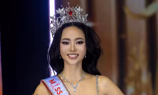 Nữ MC song ngữ cao 1,77m đăng quang 'Miss Charm Vietnam 2026'