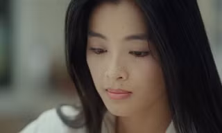 'Nàng thơ màn ảnh' Lan Thy có phản ứng bất ngờ khi diễn cảnh ngoại tình, 'giường chiếu' táo bạo với 'nam thần' Otis