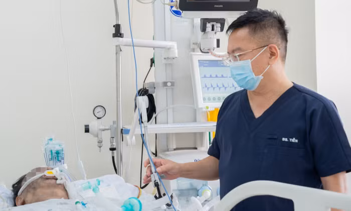 4 người trong vụ cháy ở phường Chợ Lớn đang cấp cứu tại Bệnh viện Chợ Rẫy