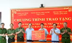 Trao kinh phí hỗ trợ xóa nhà tạm, nhà dột nát trên địa bàn tỉnh Lạng Sơn. 