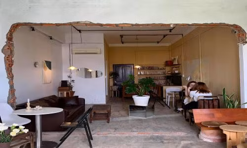TP.HCM: Cửa tiệm cà phê đẹp như một bức tranh dành cho những teen mê không gian lãng mạn