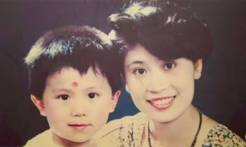 Mẹ hiến đôi mắt để mong có ngày gặp được con trai bị lạc 22 năm