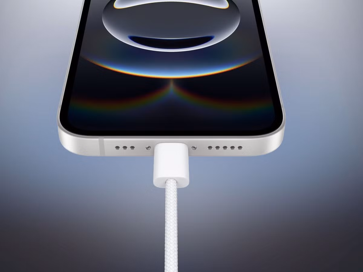 8762287-iphone-16e-usb-c-feature.jpg
