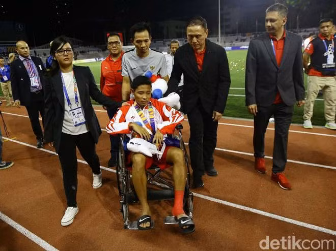 sao-u22-indonesia-ngoi-xe-lan-vi-van-hau-noi-dieu-bat-ngo-ve-doi-thu-deb9e8fb-50d3-4a59-9d82-b7232e915e69-43-1-1576029441-952-width660height494.jpg
