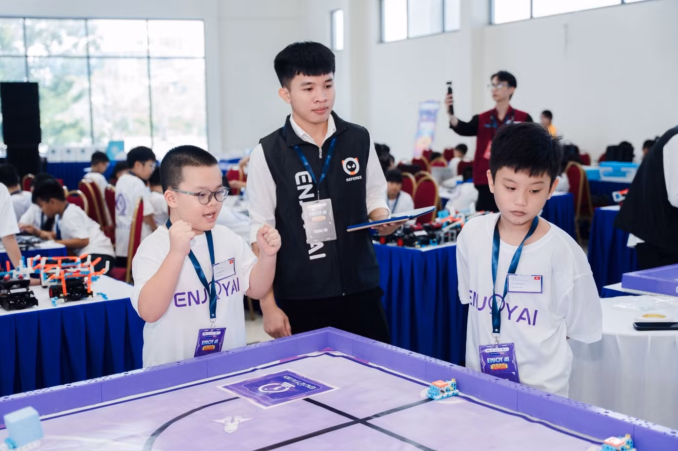 Từ đam mê Robotics đến những màn tranh tài bứt phá.