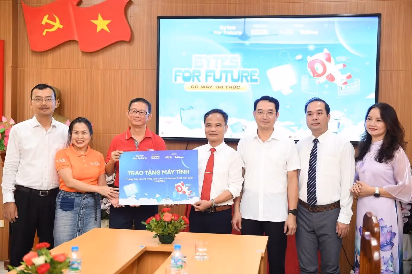 tienphong-119traomaytinh7.jpg