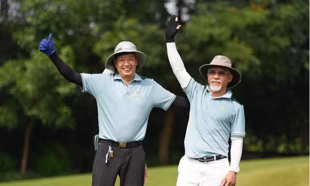 Gần 200 golfer sôi nổi tranh tài tại sân golf Long Biên