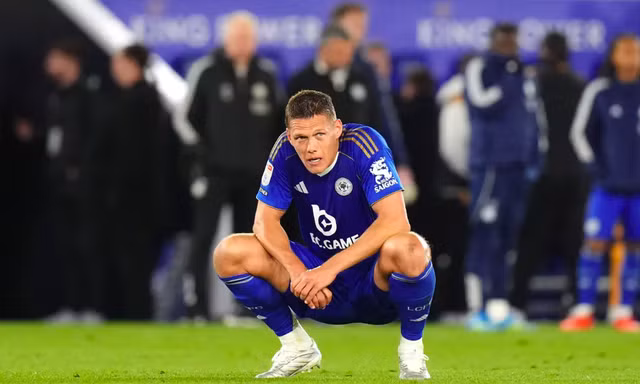 Leicester City rơi tự do xuống League One sau 10 năm vô địch Premier League