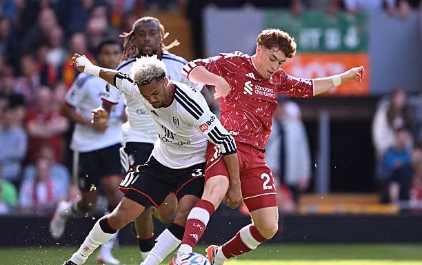 Liverpool bị Fulham buộc chia điểm trên sân nhà 