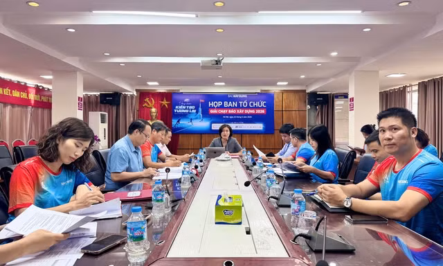 Báo Xây dựng tổ chức giải chạy 'Vững bước kiến tạo tương lai' năm 2026