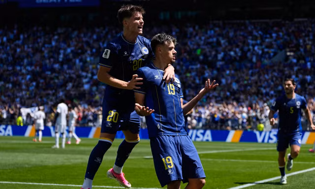 Bosnia & Herzegovina loại Qatar, rộng cửa vào vòng knock-out 