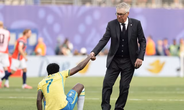 HLV Ancelotti: 'Brazil không thể sống mãi bằng hào quang cũ'