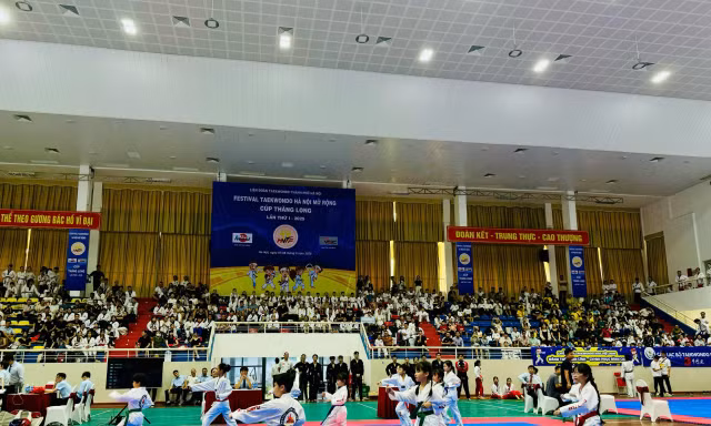 Hàng nghìn võ sinh tranh tài tại Festival taekwondo Hà Nội mở rộng