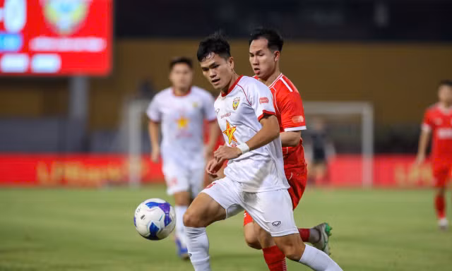 Trực tiếp Thể Công Viettel 0-0 Hà Tĩnh (Hiệp 1): Văn Việt cứu thua