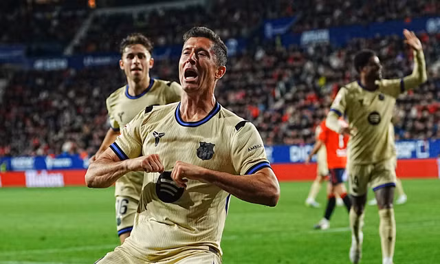 Barcelona tiến sát ngôi vương La Liga sau chiến thắng nghẹt thở trên sân Osasuna