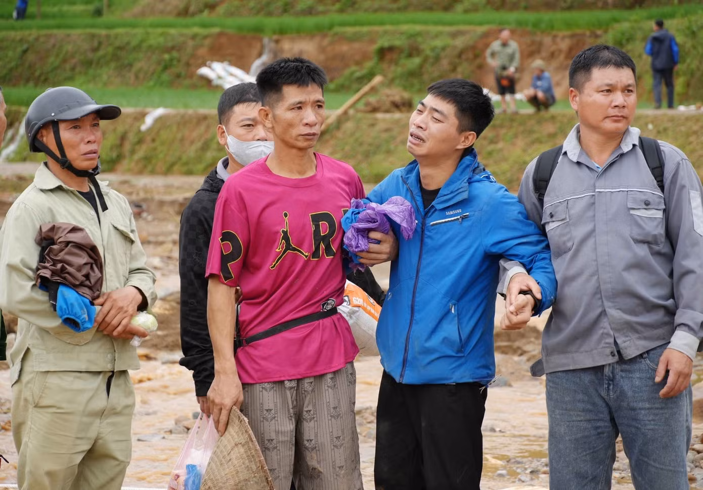 Nỗi đau của người dân Mường Than sau cơn lũ dữ