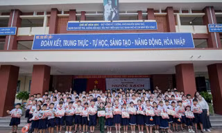 Mang nước sạch đến với hơn 700 học sinh Trường Tiểu học Minh Thạnh trước thềm năm học mới