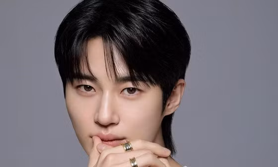 Byeon Woo Seok bị theo dõi lịch trình di chuyển