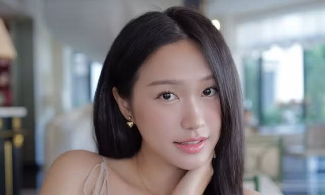 Doãn Hải My đưa con trai đến động viên Đoàn Văn Hậu