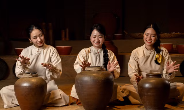 Show độc lạ từ chum, niêu Bát Tràng