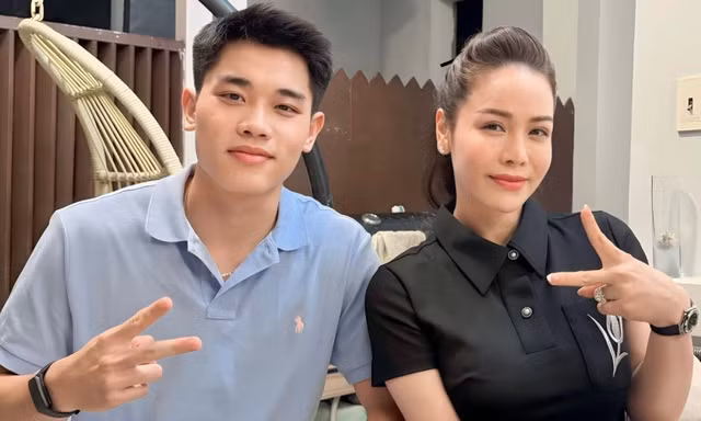 Ảnh gây sốt của Nhật Kim Anh và Đình Bắc