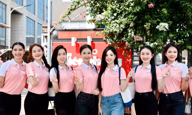 Thí sinh Hoa hậu Việt Nam 2026 hào hứng khi được ghé thăm trụ sở Báo Tiền Phong