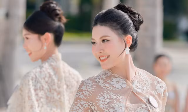 25 nàng thơ Hoa hậu Việt Nam catwalk trên cát