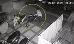 Clip: Kẻ gian giả vờ thuê phòng để trộm xe máy tại nhà nghỉ