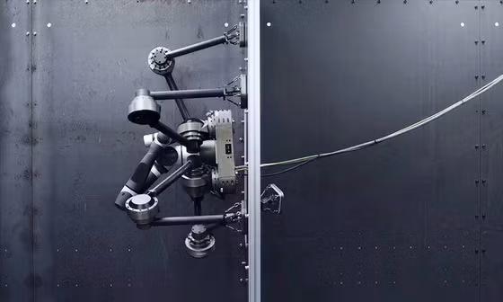'Robot nhện' ra đời 'cạnh tranh' với Spider-Man