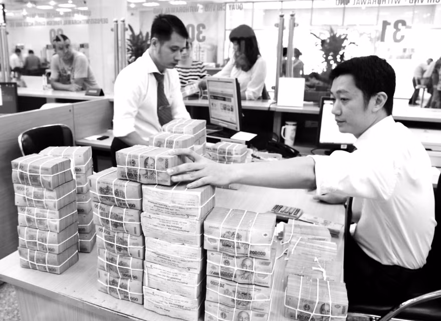 Lãi suất tiền gửi và tiền vay trên thị trường đang hạ 0.1 - 0,5%