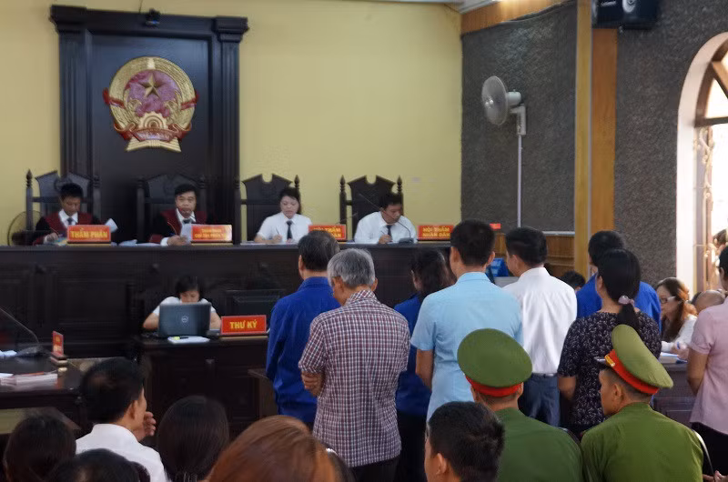 Toàn cảnh phiên tòa sáng nay (16/9)